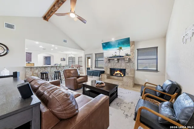 317 HONEYSUCKLE LN La Vernia, TX 78121