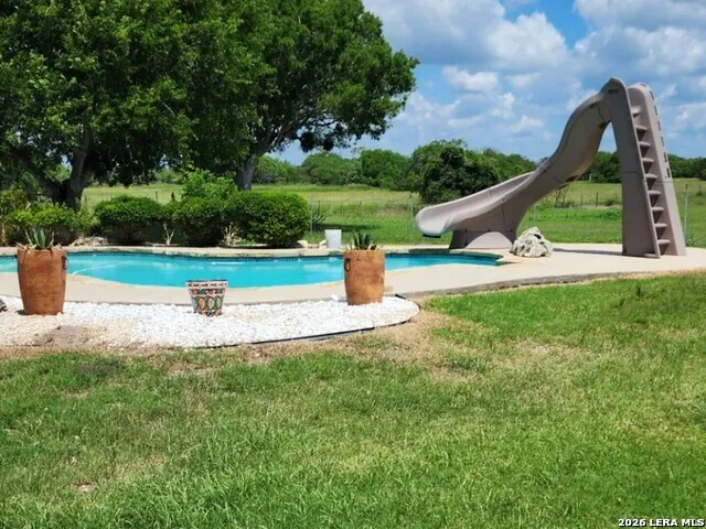 177 Schirmer Rd Woodsboro, TX 78393