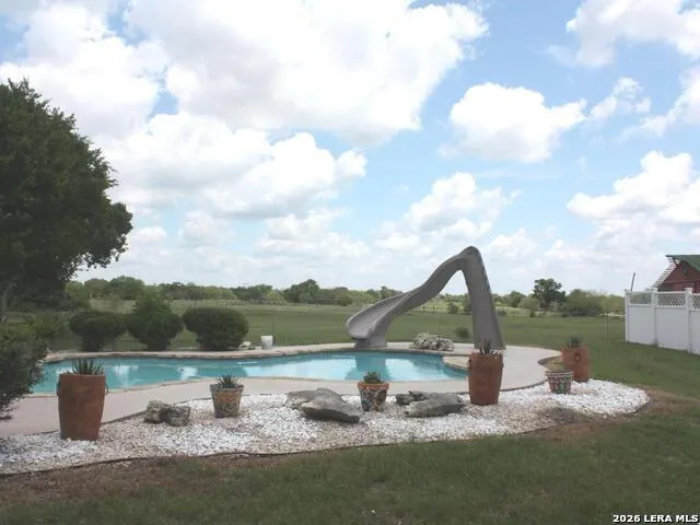177 Schirmer Rd Woodsboro, TX 78393