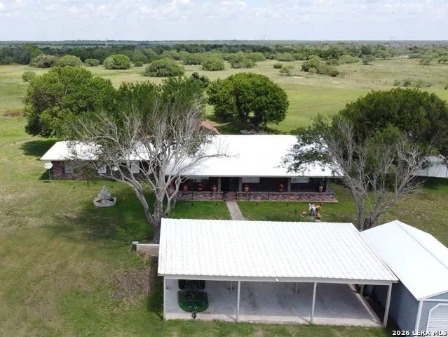 177 Schirmer Rd Woodsboro, TX 78393