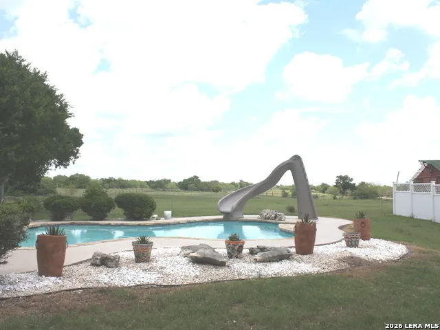 177 Schirmer Rd Woodsboro, TX 78393