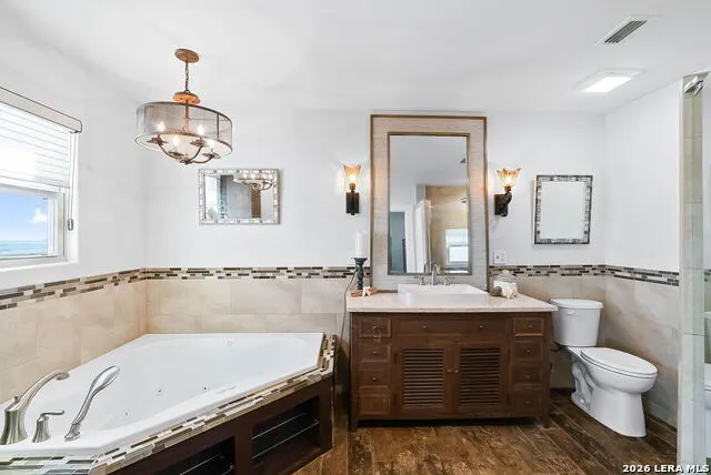 620 S Fulton Beach Rd #204 Rockport, TX 78232