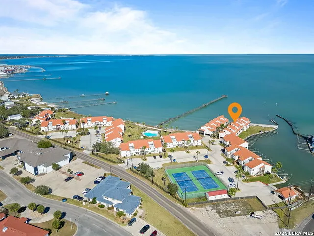 620 S Fulton Beach Rd #204 Rockport, TX 78232