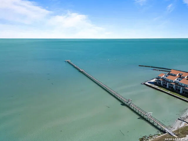 620 S Fulton Beach Rd #204 Rockport, TX 78232