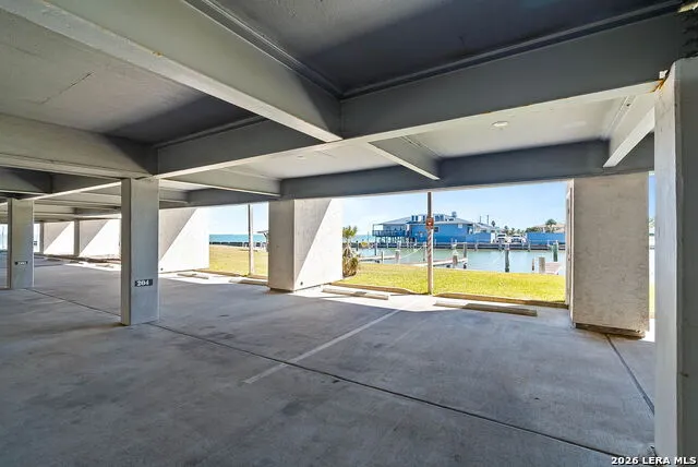 620 S Fulton Beach Rd #204 Rockport, TX 78232