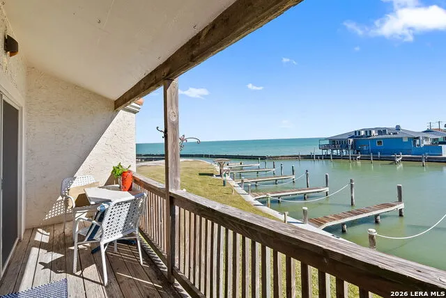 620 S Fulton Beach Rd #204 Rockport, TX 78232