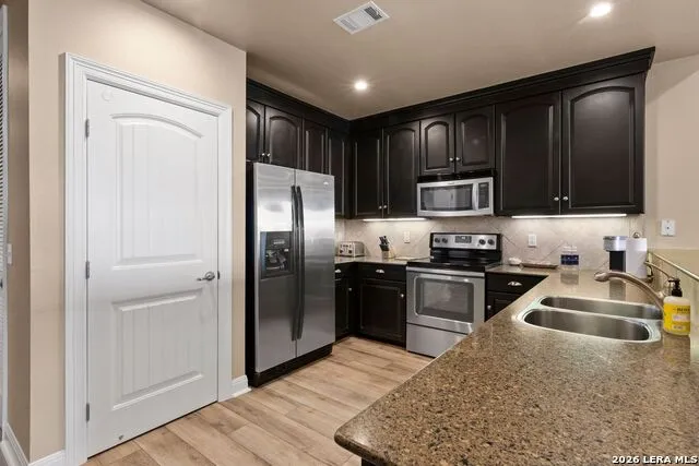 1001 The Cape #24 Horseshoe Bay, TX 78657