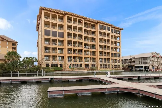 1001 The Cape #24 Horseshoe Bay, TX 78657