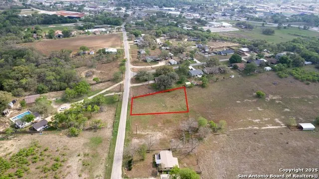 515 Dry Hollow La Vernia, TX 78121