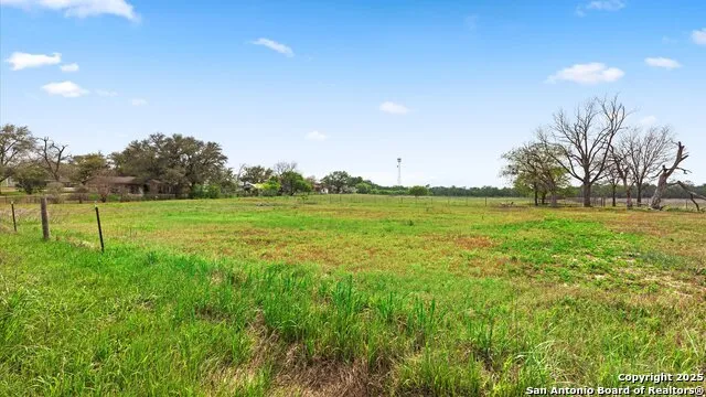 515 Dry Hollow La Vernia, TX 78121