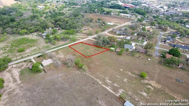 515 Dry Hollow La Vernia, TX 78121
