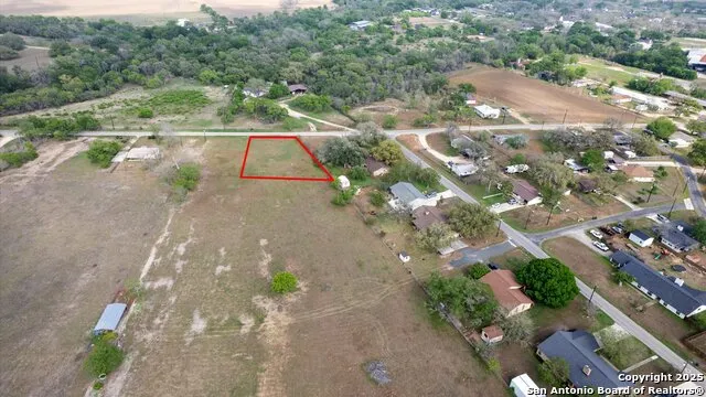 515 Dry Hollow La Vernia, TX 78121
