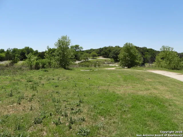 772 HAGER RDG Bandera, TX 78003
