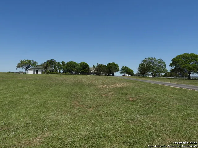 772 HAGER RDG Bandera, TX 78003