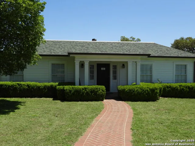 772 HAGER RDG Bandera, TX 78003