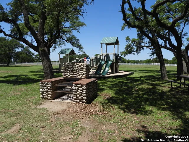 772 HAGER RDG Bandera, TX 78003