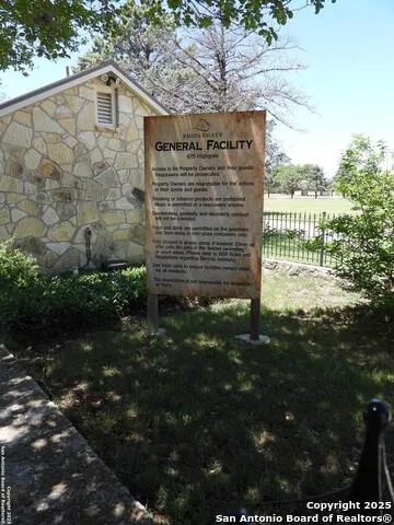 772 HAGER RDG Bandera, TX 78003
