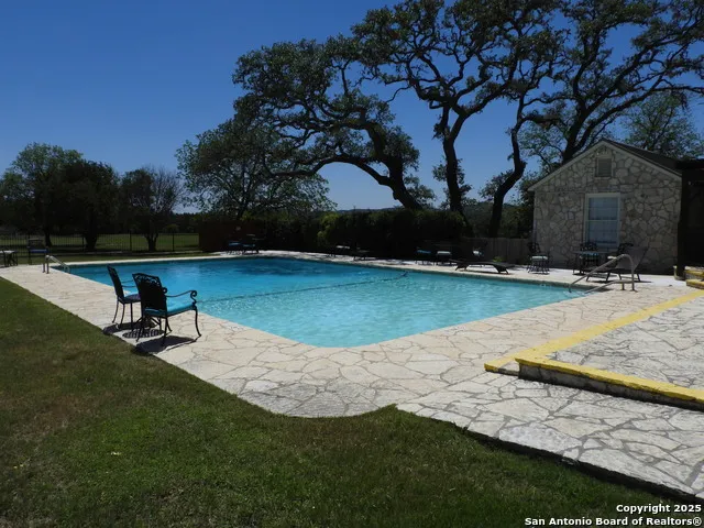 772 HAGER RDG Bandera, TX 78003