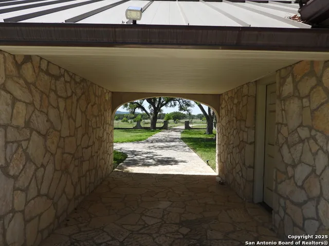 772 HAGER RDG Bandera, TX 78003
