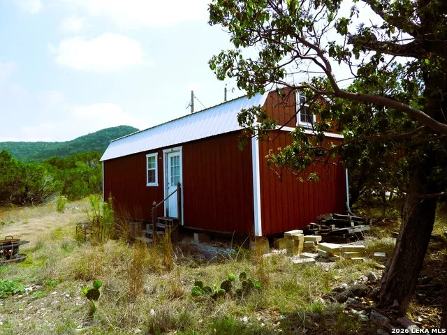 701 S Goat Pipe Creek, TX 78063