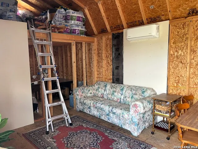 701 S Goat Pipe Creek, TX 78063
