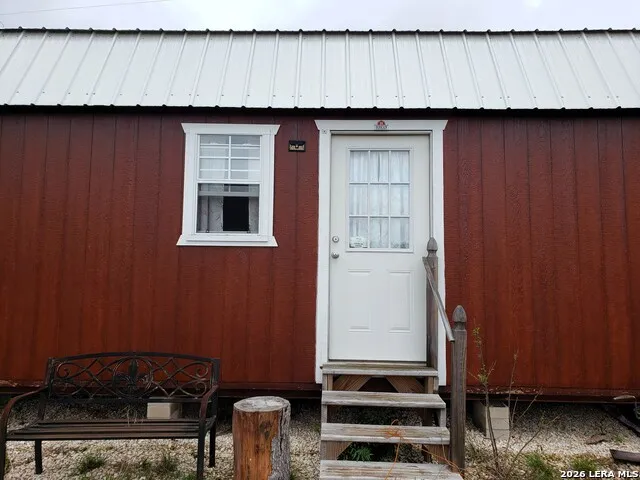 701 S Goat Pipe Creek, TX 78063