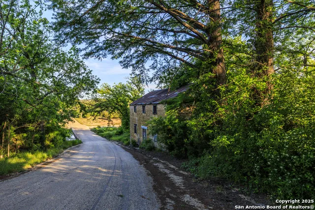 2937 Langes Mill Road Doss, TX 78618