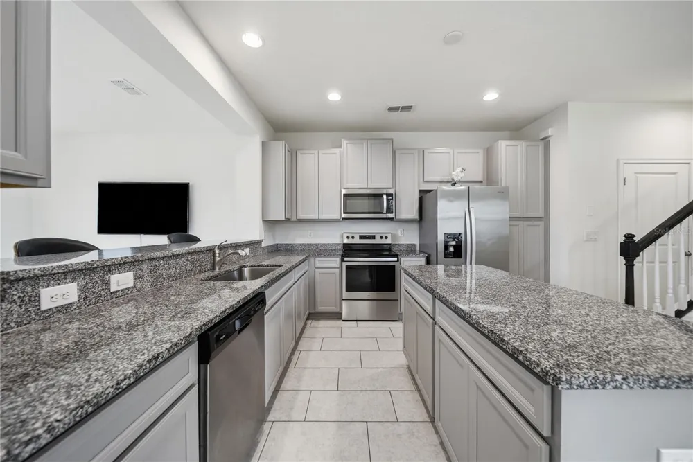5553 PLEASANTVIEW COURT Bradenton, FL 34211