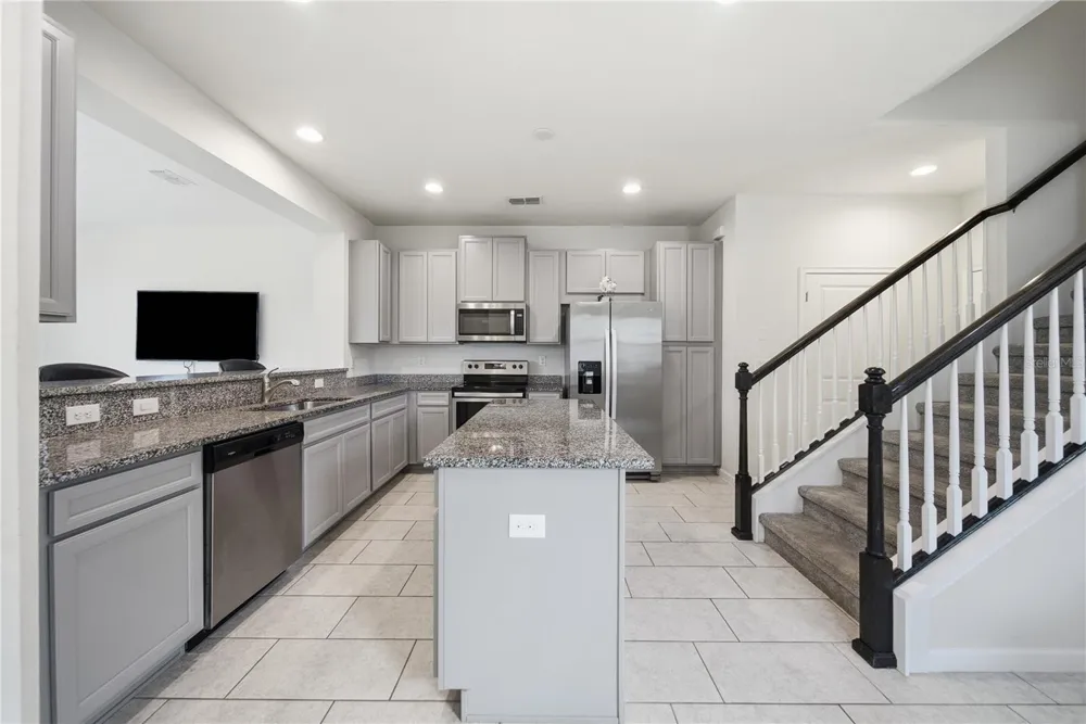 5553 PLEASANTVIEW COURT Bradenton, FL 34211
