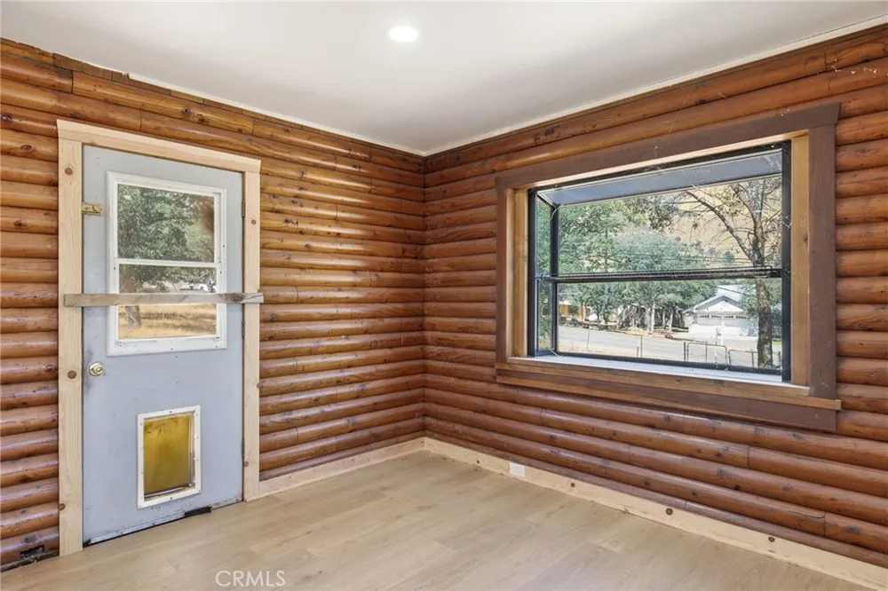3300 Cook Peak Lake Isabella, CA 93240