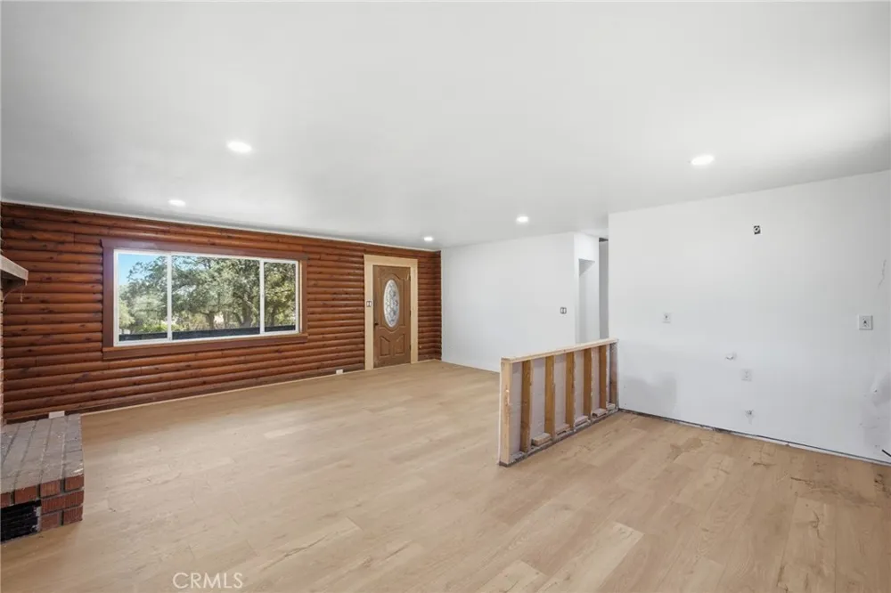 3300 Cook Peak Lake Isabella, CA 93240