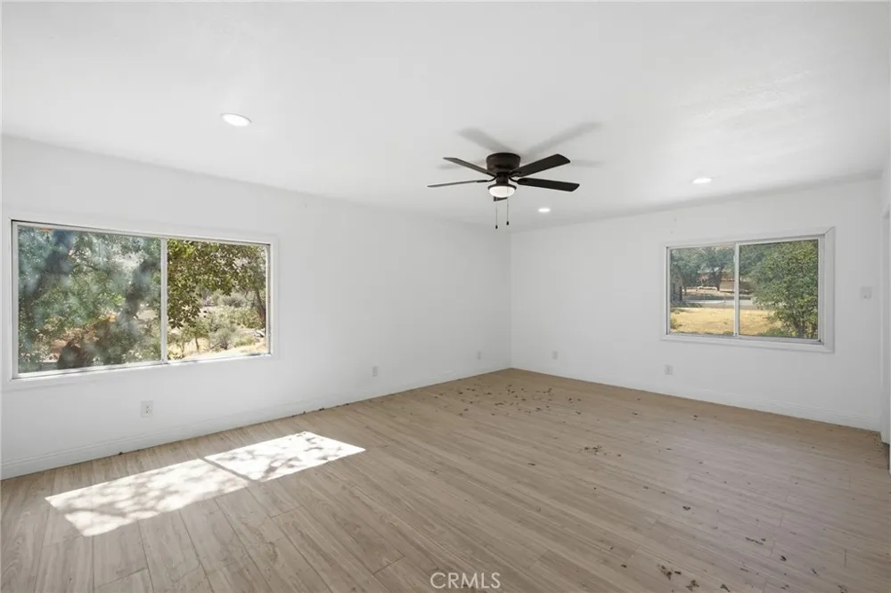 3300 Cook Peak Lake Isabella, CA 93240
