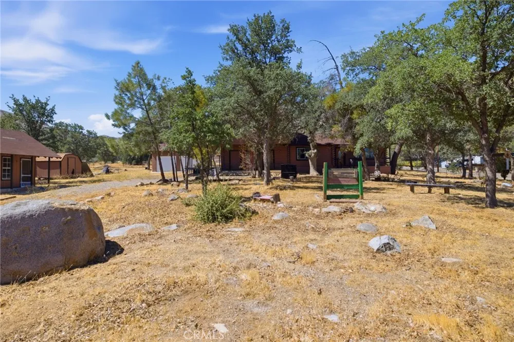 3300 Cook Peak Lake Isabella, CA 93240