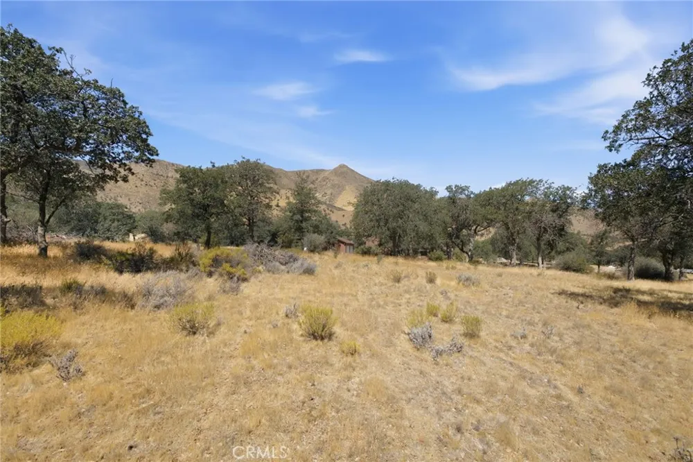 3300 Cook Peak Lake Isabella, CA 93240
