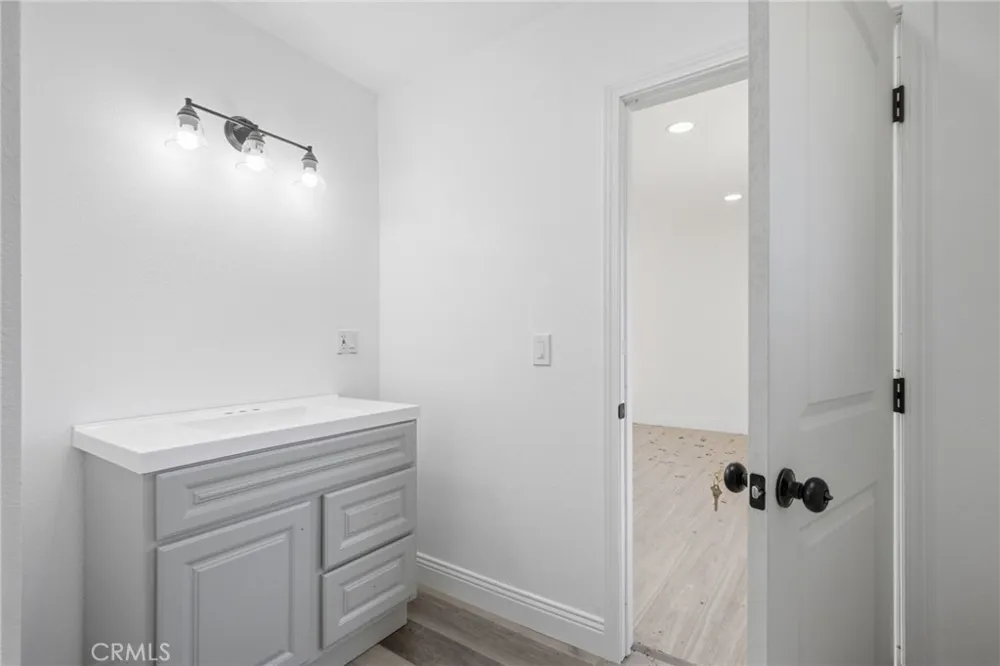 3300 Cook Peak Lake Isabella, CA 93240