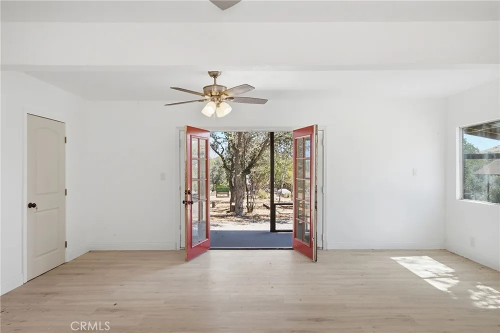 3300 Cook Peak Lake Isabella, CA 93240
