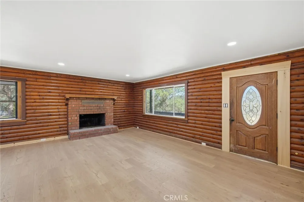3300 Cook Peak Lake Isabella, CA 93240