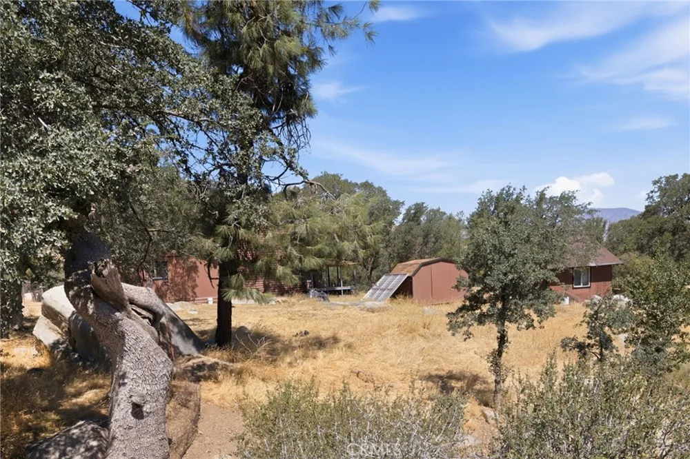 3300 Cook Peak Lake Isabella, CA 93240