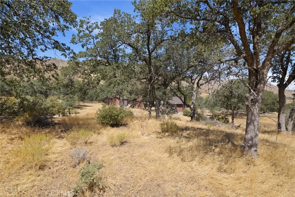3300 Cook Peak Lake Isabella, CA 93240