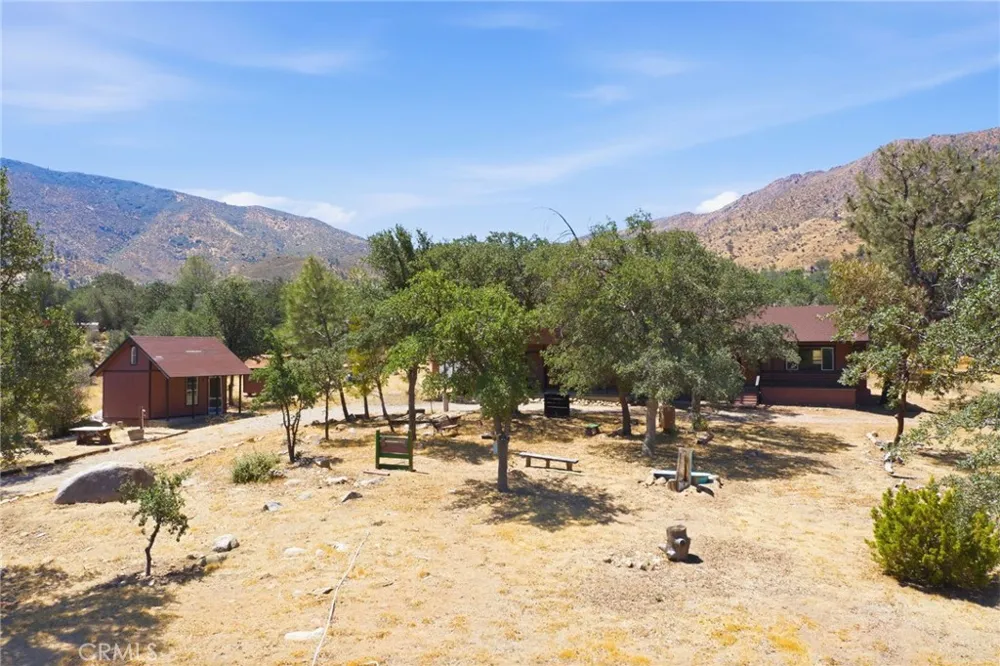 3300 Cook Peak Lake Isabella, CA 93240