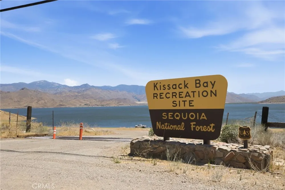 3300 Cook Peak Lake Isabella, CA 93240