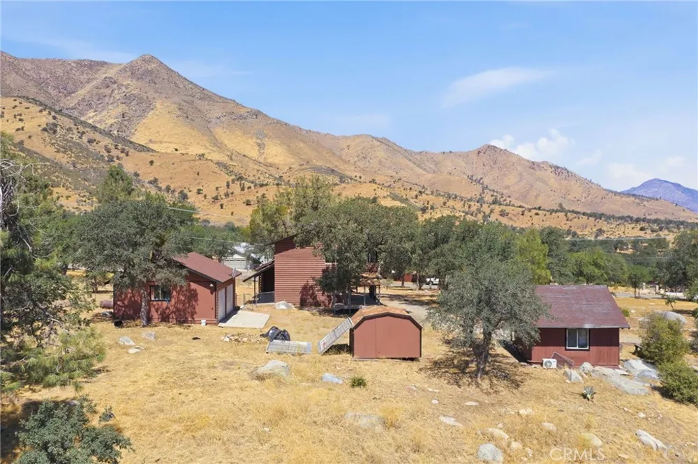3300 Cook Peak Lake Isabella, CA 93240