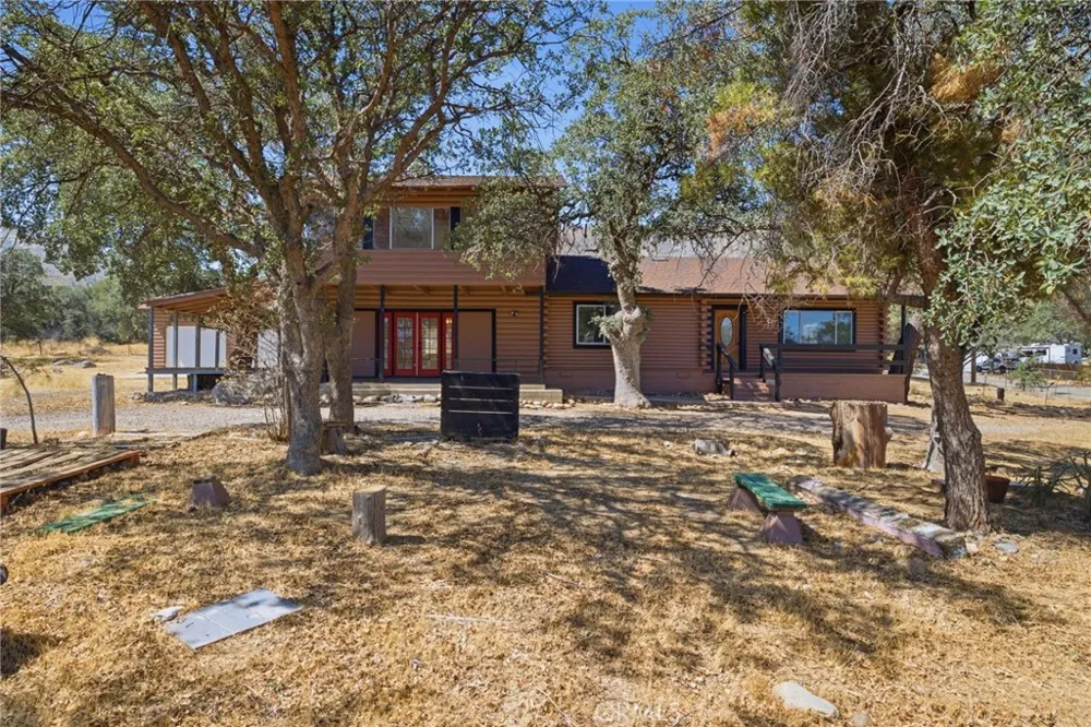 3300 Cook Peak Lake Isabella, CA 93240