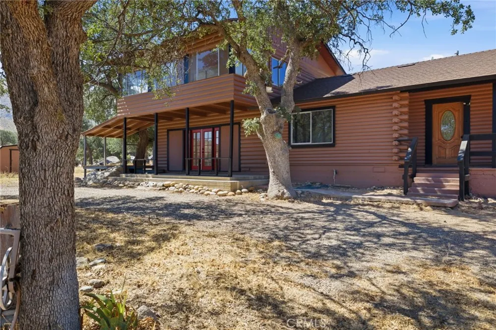 3300 Cook Peak Lake Isabella, CA 93240