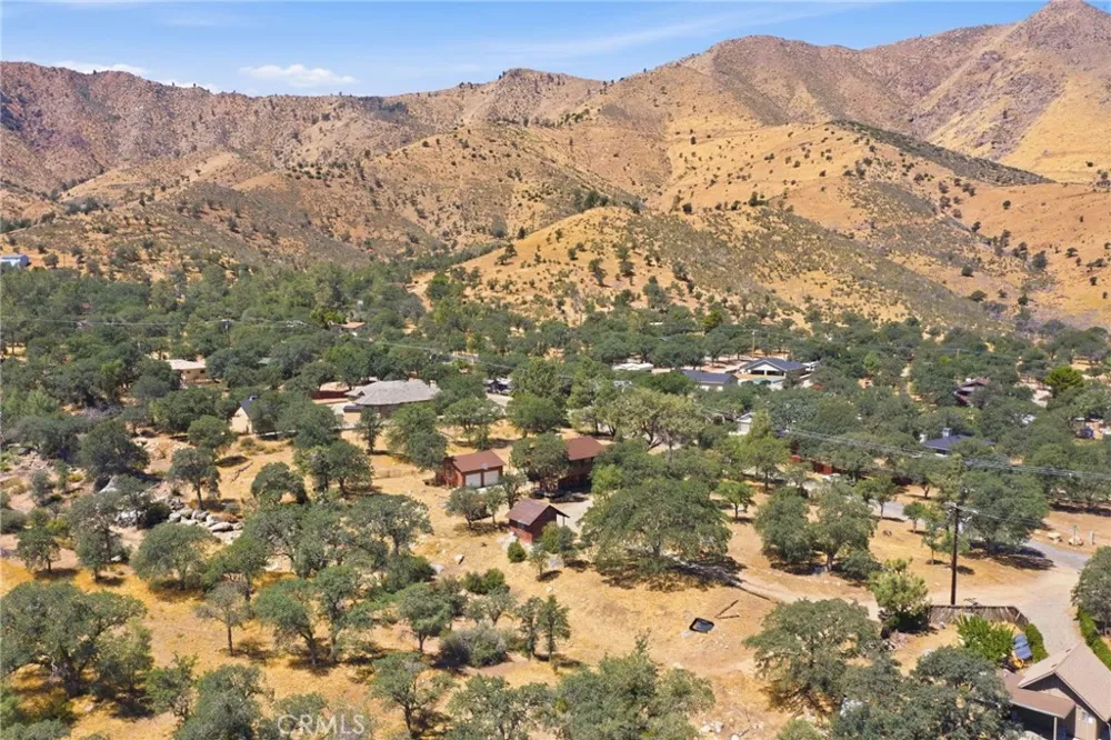 3300 Cook Peak Lake Isabella, CA 93240
