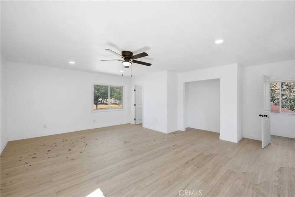 3300 Cook Peak Lake Isabella, CA 93240