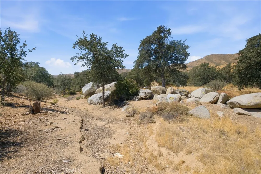 3300 Cook Peak Lake Isabella, CA 93240