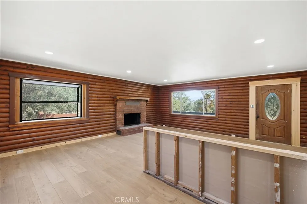3300 Cook Peak Lake Isabella, CA 93240