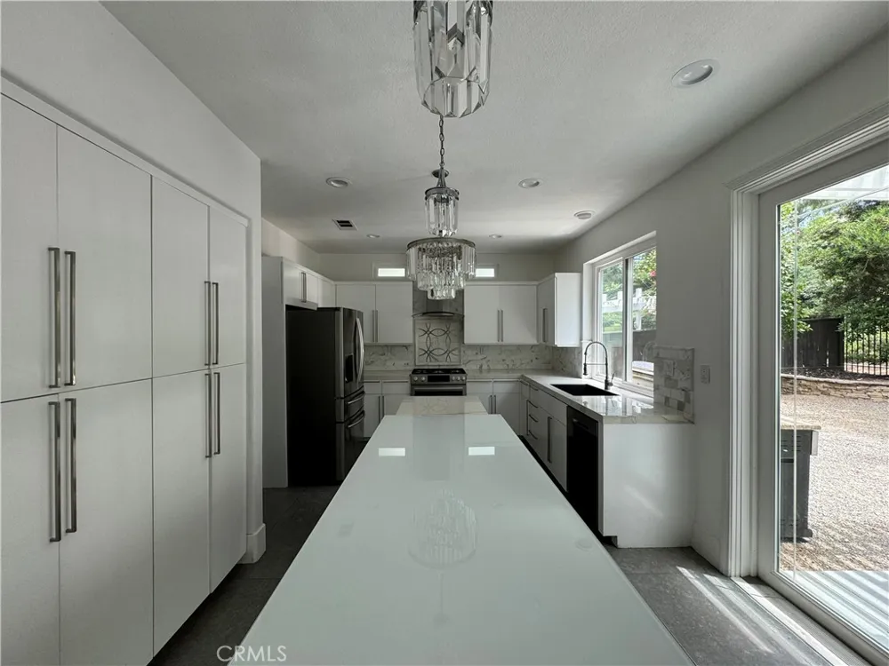 28 Deerwood Aliso Viejo, CA 92656