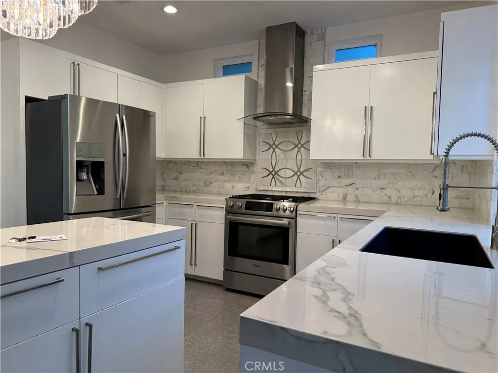 28 Deerwood Aliso Viejo, CA 92656